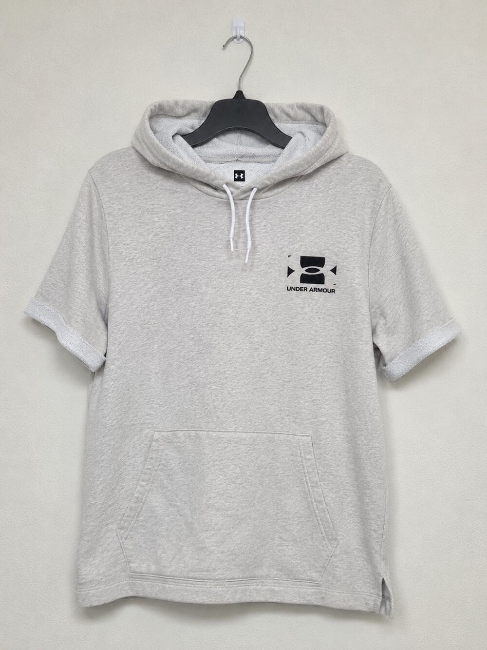 Under Armour Hoodie Mens Small Gray Short Sleeve HeatGear Pullover Shirt